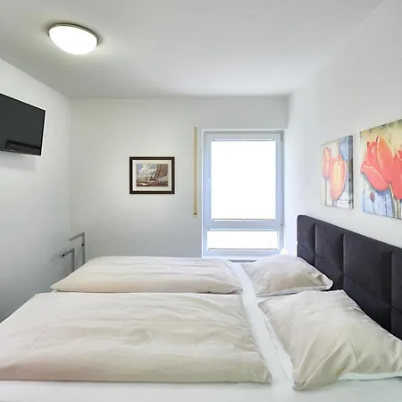 Strandburg, 5 *